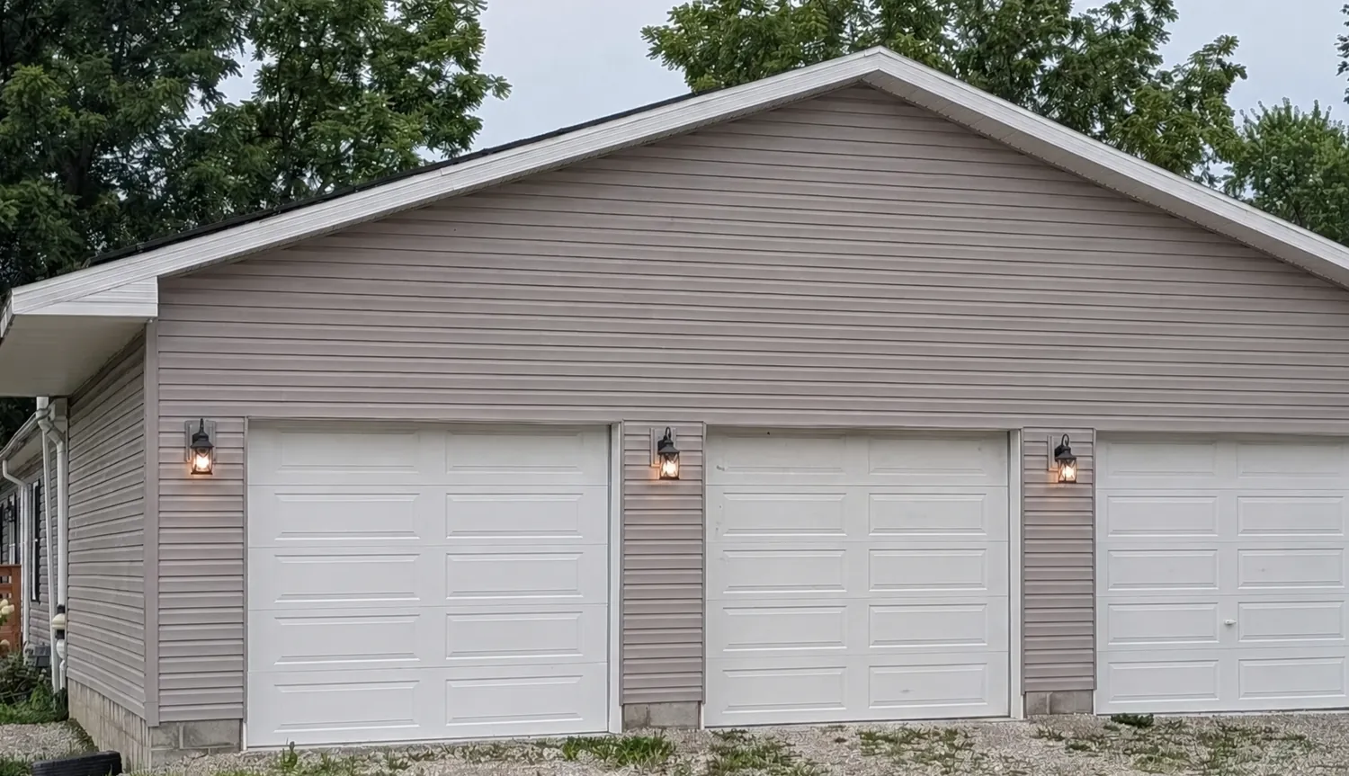 Three-car garage built by Gold Standard Services